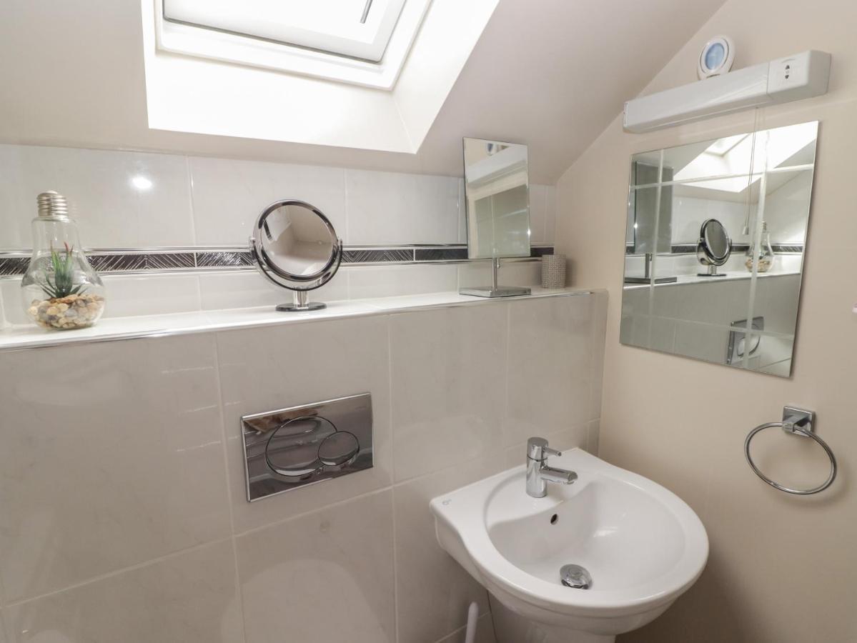 Daffodil Apartment Tenby Ngoại thất bức ảnh